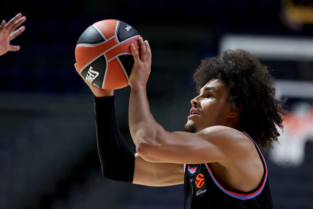 Nadir Hifi na utakmici Makabija iz Tel Aviva i Pariza