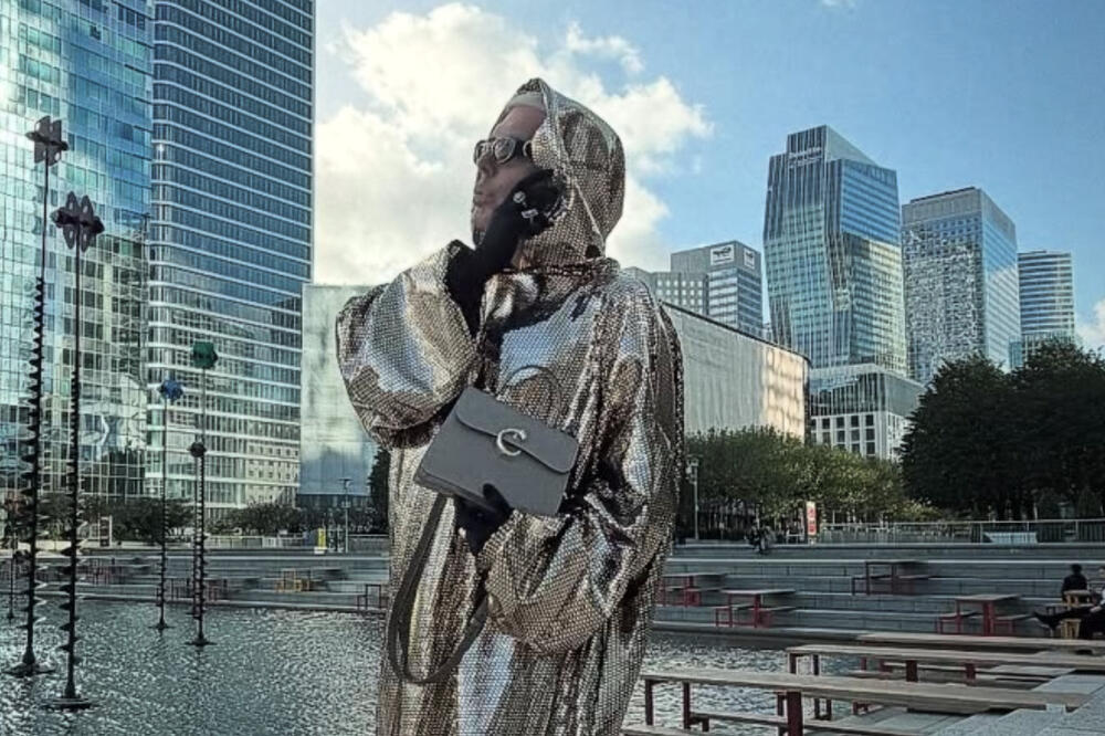 LJUDI ŠOKIRANI GLEDALI U BOJANA! Izašao na ulicu u ovome... jer obična odeća nije dovoljno dramatična - ŠTA MU BI?