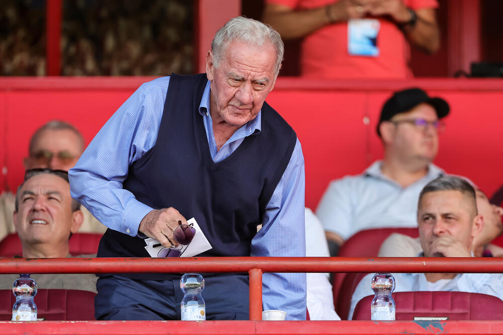 Mandarić je svojevremeno otkrio da je imao ponudu da preuzme jednog od večitih rivala