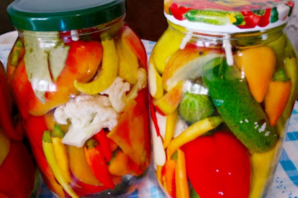 Napravite savršenu turšiju u tegli po receptu oko kojeg ćete se otimati: Bez nje nećete moći više da zamislite zimu