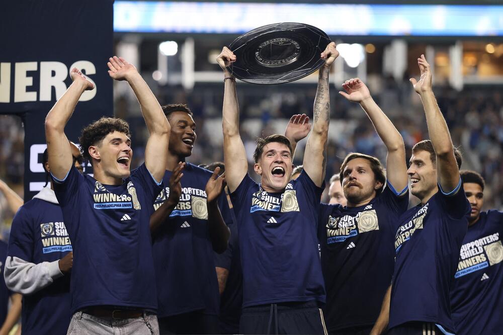 Trofej u rukama Jovana Lukića! Srbin digao pehar u MLS ligi (Video)