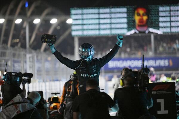 Slavlje Džordža Rasela na Velikoj nagradi Singapura (Foto)