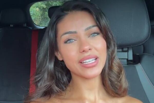 DINA MISLILA DA ĆE DA IZGLEDA KAO BARBI, PA SE... Nisu rekli da boja očiju dolazi s cenom i posledicama, MUKE ŽIVE