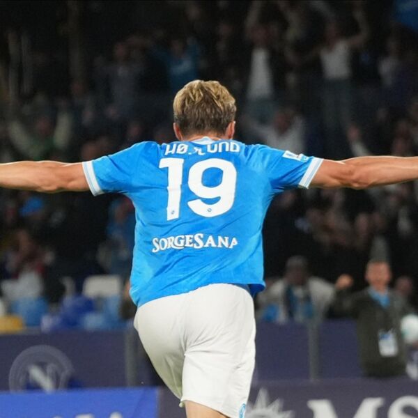 Vanja primio gol u prvom, Napoli preokrenuo u drugom poluvremenu protiv Đenove (Foto)