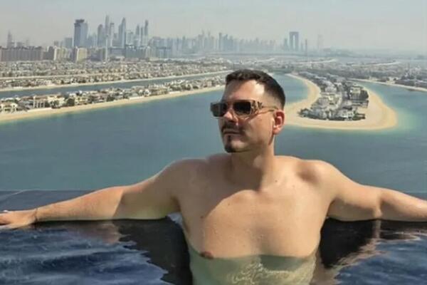 Ko mu može stati na crtu? Ovaj macan se posle 12 godina vratio u Srbiju! Ljubio obdarenu crnku, a sada...