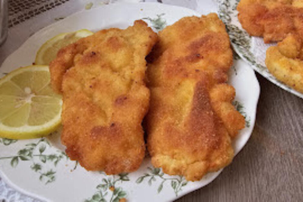 Hrskave, a meke kao puter: Bakin recept za pileće šnicle koje ćete obožavati, ništa ukusnije dugo niste probali