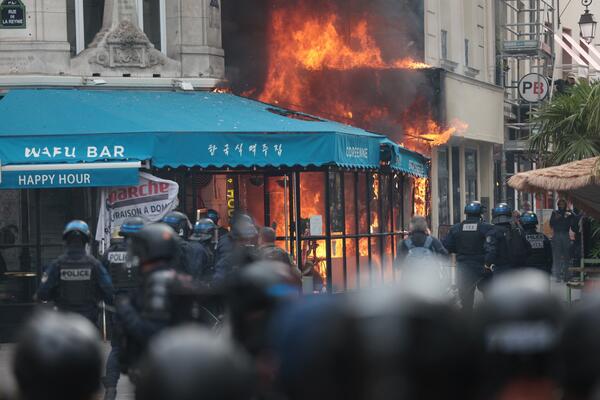 USKORO BI SVE MOGLO DA GORI Evropska zemlja na IVICI SLOMA: Iz PRIKRAJKA vreba NAJVEĆA OPASNOST, lider na kolenima!