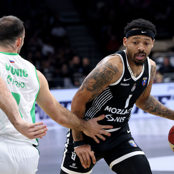 Poznato kada se Karlik Džons vraća na parket!