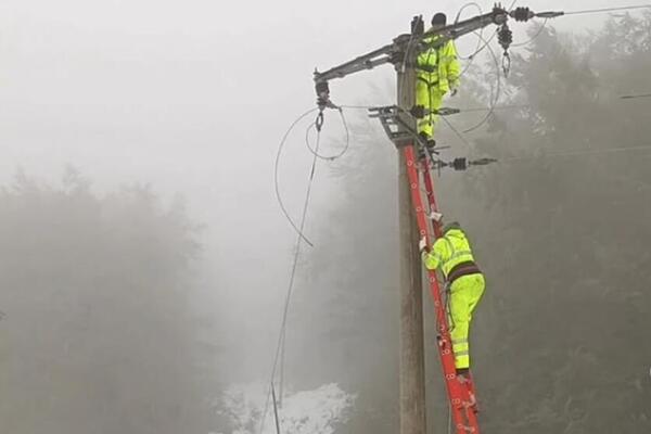Snažno nevreme napravilo totalni haos po Srbiji! Monteri otklonili veće kvarove na elektromreži, radili danonoćno