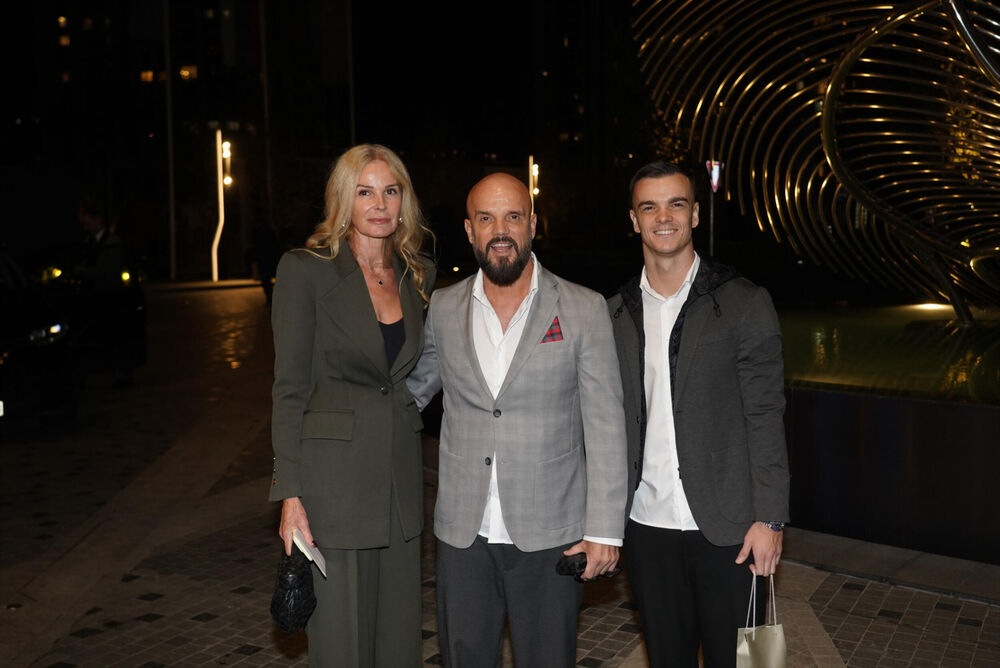 Boban sa sinom i ženom