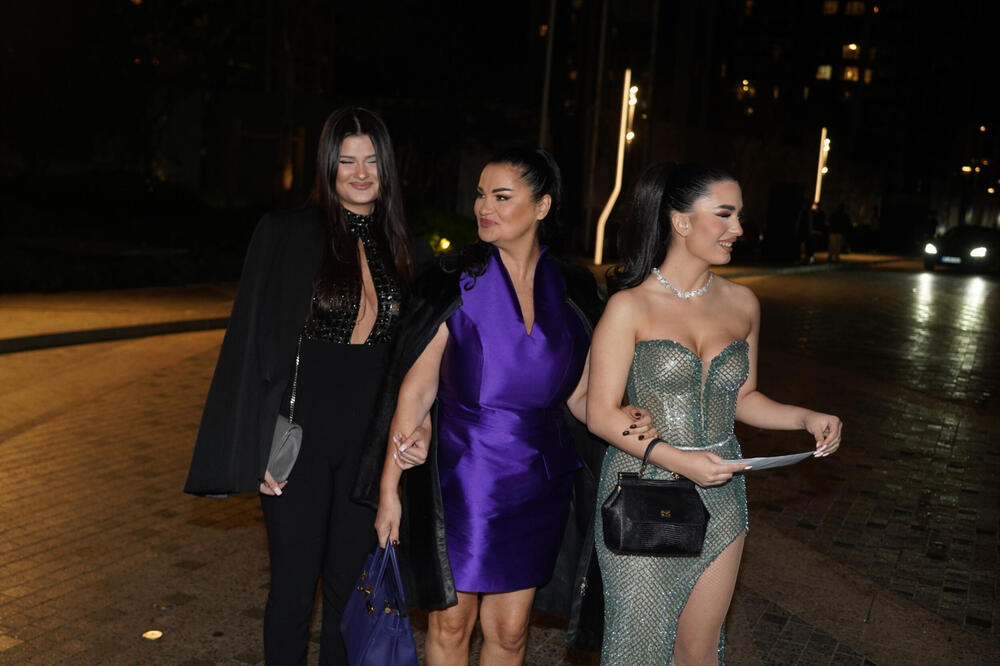 “Ćerka je kasnila, sve se dešavalo…” Jana sinoć pred novinarima oplela po DETETU - DANAS DRUGA PRIČA