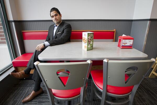 Radio kao perač sudova, konobarisao, a kupio čuveni restoran: Amol je imao razrađenu šemu, evo kako je to uspeo!