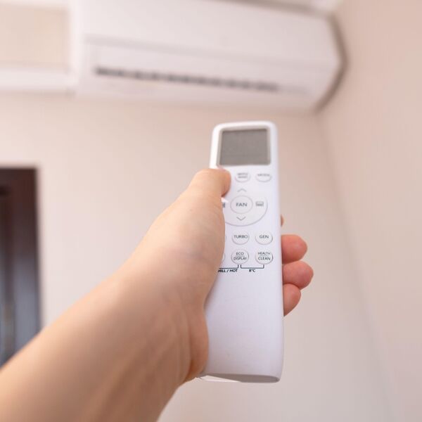 Majstor otkriva idealnu temperaturu klime koja greje stan, a ne diže račun! Ako se ovako grejete, ovaj trik je spas