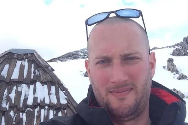 Ovo je albanski komičar koji se kandiduje za gradonačelnika Tirane! Upoređuju ga sa Zelenskim, a poznat je po...