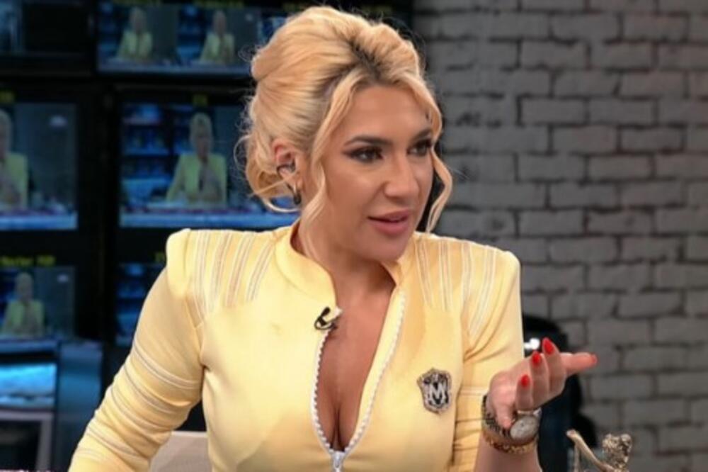 "Ovaj je ušao u kafić kao gospodin i seo pored mene" Jeremićeva se odmah pohvalila, objavila fotku sa njenim MAČKOM