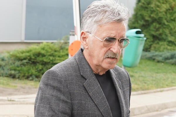 Bosanac u Sarajevu ne krije tugu zbog Bešlićevog odlaska: Stojkovićeve reči odjekuju, evo kakav je čovek bio Bešlić