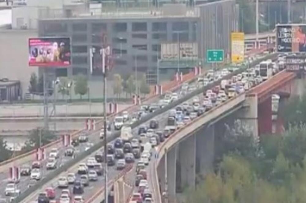 Opšti kolaps u Beogradu: Popodnevni špic zakrčio ulice, ove deonice treba izbegavati! (FOTO)