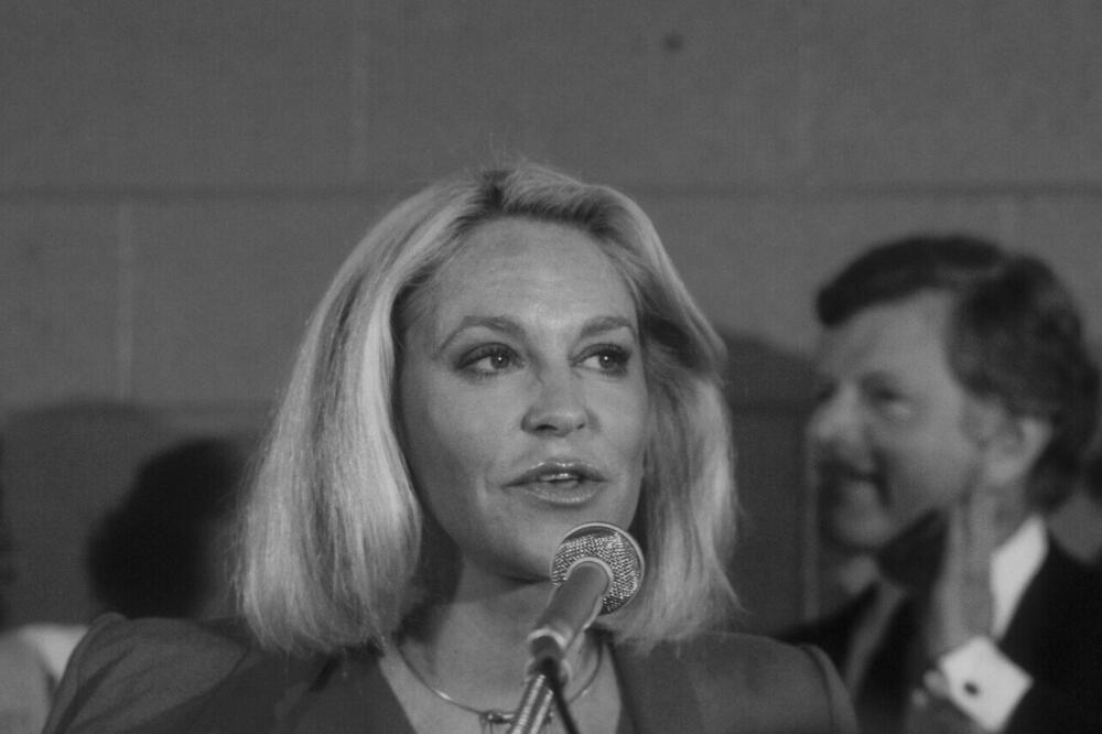 Preminula Džoan Kenedi u 89. godini