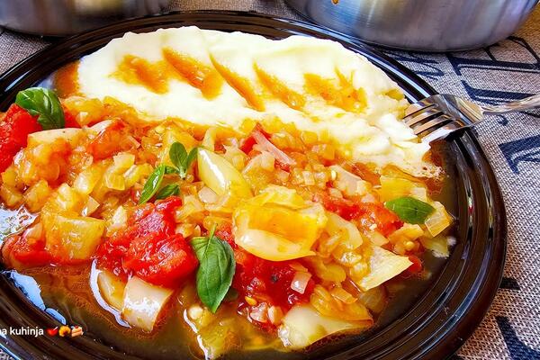 Od bakinog sataraša nema boljeg: Posno, ukusno i sočno jelo za svaku priliku - pravićete ga iznova i iznova!