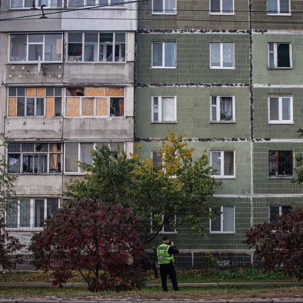 ČOVEK DOŠAO KUĆI SA POSLA I ZATEKAO ŽENU I SINA MRTVE: Majstor koji im je zastaklio terasu napravio KOBNU GREŠKU