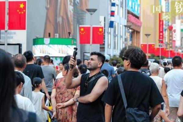 Komentar: Tokom ovogodišnjeg zlatnog praznika svet je video jednu "mobilnu Kinu"