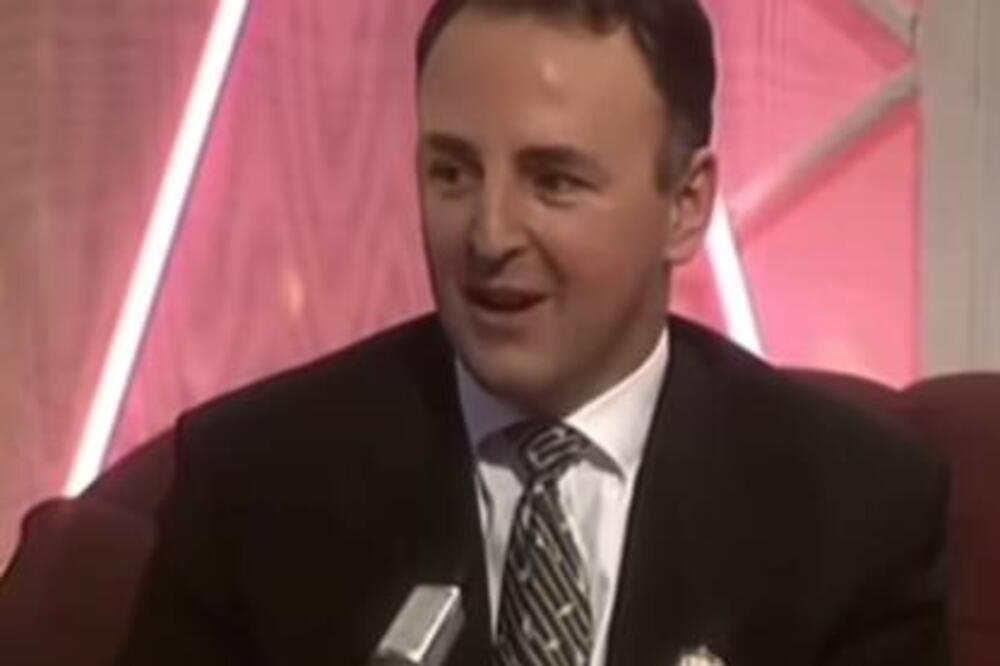 AKO STE MISLILI DA ARKAN NE ZNA DA PEVA, GREŠITE! Isplivao davno zaboravljeni SNIMAK, nije znao za FALŠ!