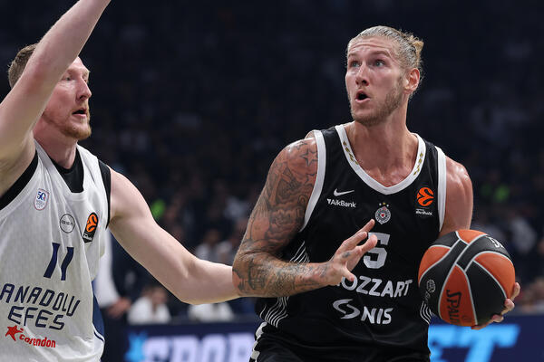 Osetkovski suspendovan, ne igra do kraja godine!