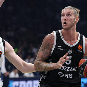 Osetkovski suspendovan, ne igra do kraja godine!