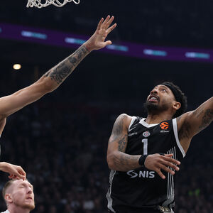 Zakazano snimanje Karliku Džonsu - posle kontrole će biti jasnije kada bi mogao na parket