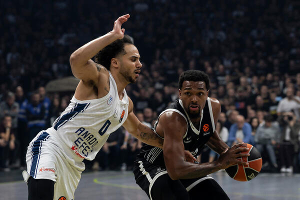 Partizan odbio sve nalete Efesa i došao do druge pobede u eliti posle drame (Video/Foto)