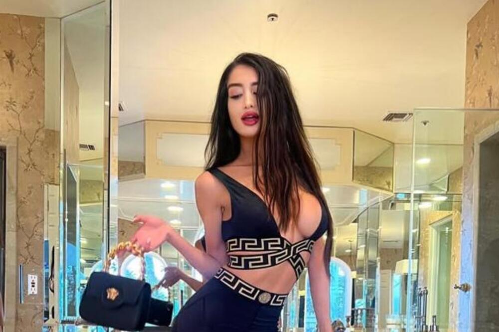 TELO BOGINJE, A DUŠA ĐAVOLA! Fatalna Mia "prodavala ljubav" matorcima, pa... Nasamarila ih samo tako! (FOTO)