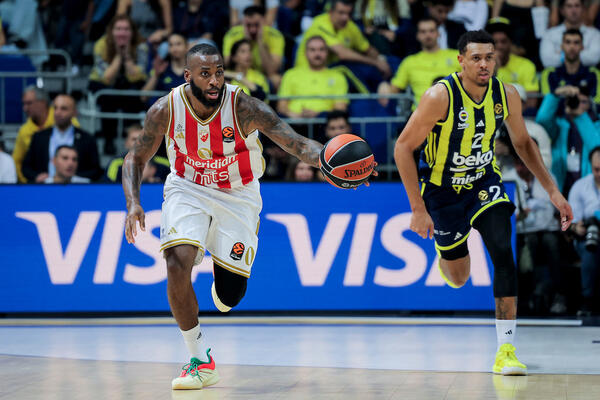 Crvena zvezda večeras može da sruši sva četiri učesnika F4 Evrolige, iako dolazi prvak Evrope sa 19 pobeda u nizu