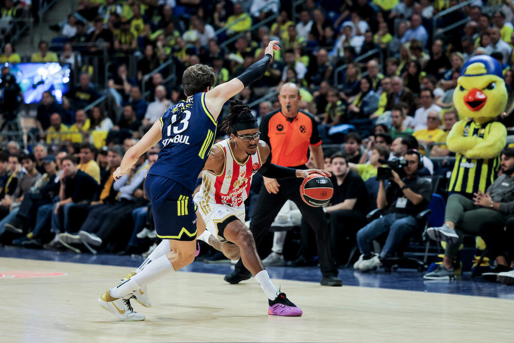 Crveno-beli izbili u prvi plan oko dovođenja jednog od ključnih igrača prvaka Evrope! (Video/Foto)