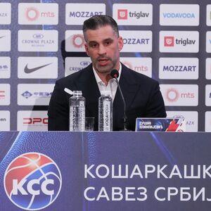 Dušan Alimpijević će na evroligaške igrače moći da računa samo za jednu utakmicu (Foto)