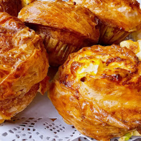 Majstorski recept iz bakine kuhinje: Krofna gibanica iz mafin kalupa – brza, sočna i naraste kao luda