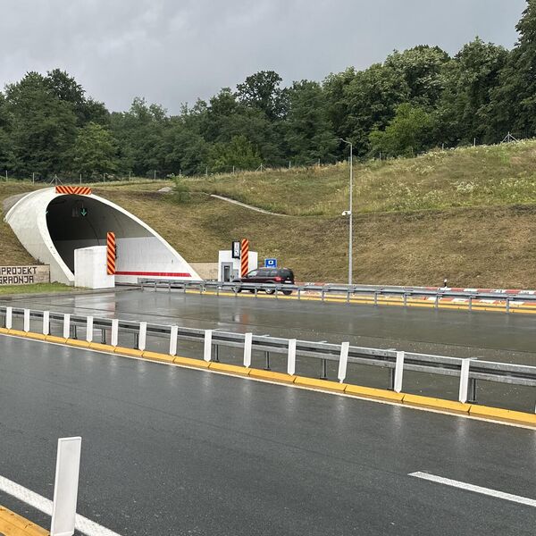 "Putevi Srbije" izdali važno upozorenje vozačima: Kamion zaustavljen na obilaznici oko Beograda, oprezno tuda!