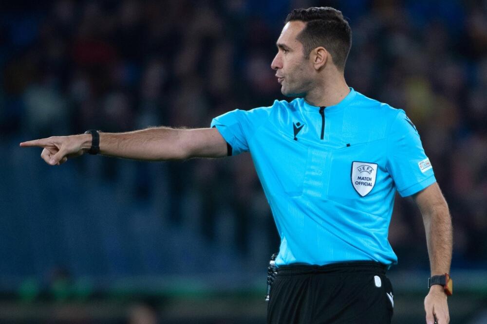 Ukoliko nekoga zanima... Grk glavni sudija utakmice Andore i Srbije (Foto)