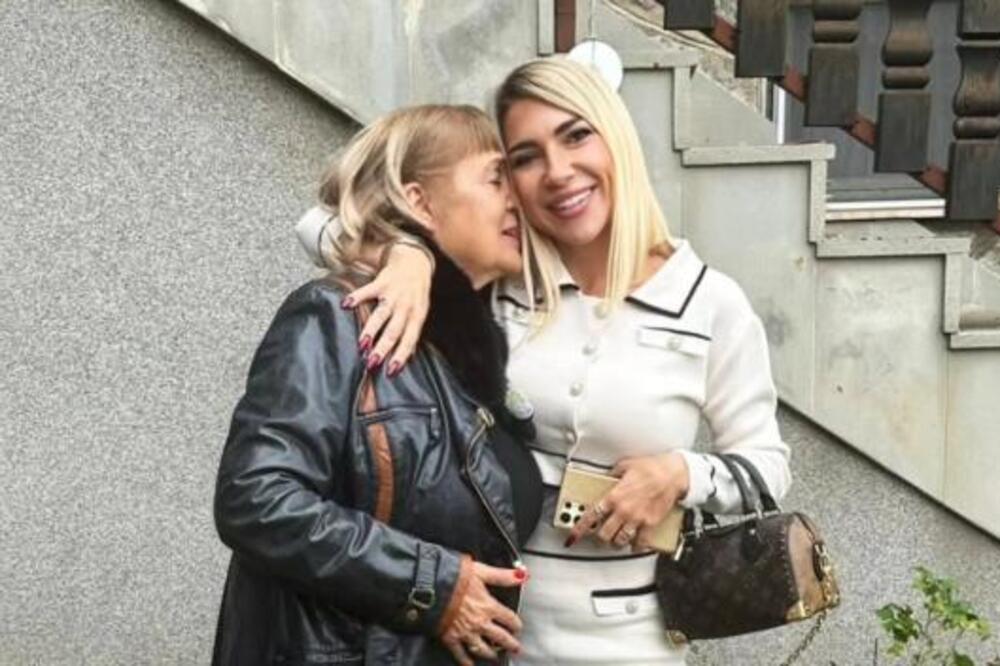 Nakon očeve smrti, Jovana Jeremić ima razlog za slavlje! Vest saopštila zajedno sa majkom