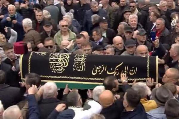 SARAJEVO I REGION U SUZAMA! Sahranjen Halid Bešlić