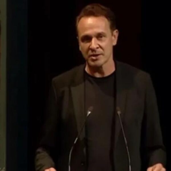 SKANDAL NA KOMEMORACIJI HALIDU BEŠLIĆU! Pobesneo čim je izašao da drži govor, tvrdi da je NAŠTIMANO