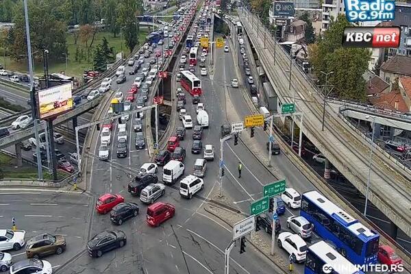 Popodnevni špic u Beogradu uzeo maha: Kolone na mostovima, a jedna lokaciaj je posebno začepljena!