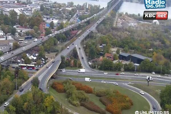 OD JUTROS KRKLJANAC NA PANČEVAČKOM MOSTU: Vozila stoje u mestu, nije bolja situacija ni u OVIM delovima grada! FOTO