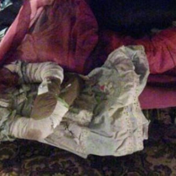 VADIO DEVOJČICE IZ GROBOVA, OBLAČIO KAO LUTKE I DRŽAO IH U KUĆI: Isplivale i SLIKE, PSIHO uskoro izlazi iz ZATVORA?