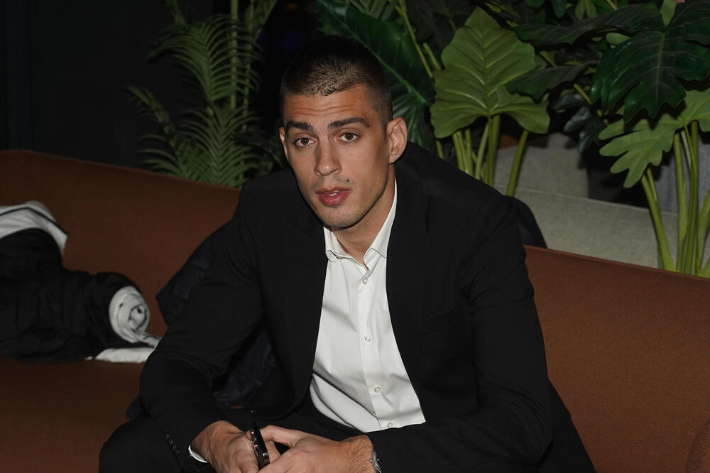 POLICIJA ČEŠLJA TUŽILAŠTVO ZBOG CURENJA INFORMACIJA O VUJADINU SAVIĆU: Inspektori ušli u prostorije, opšti pretres!