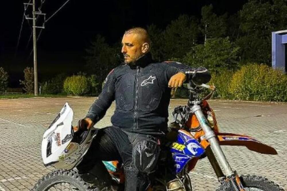 OVAJ ČOVEK ĆE JEDNOM STVARNO DA POGINE! Darko Lazić seo na DVOTOČKAŠA, ljudi bežali sa ulica