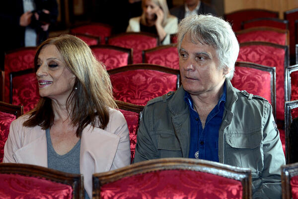 Ovako izgleda dom Dušana Savića: Kuća puna fotografija, ikona, dragih uspomena, zavirite u ovu lepotu