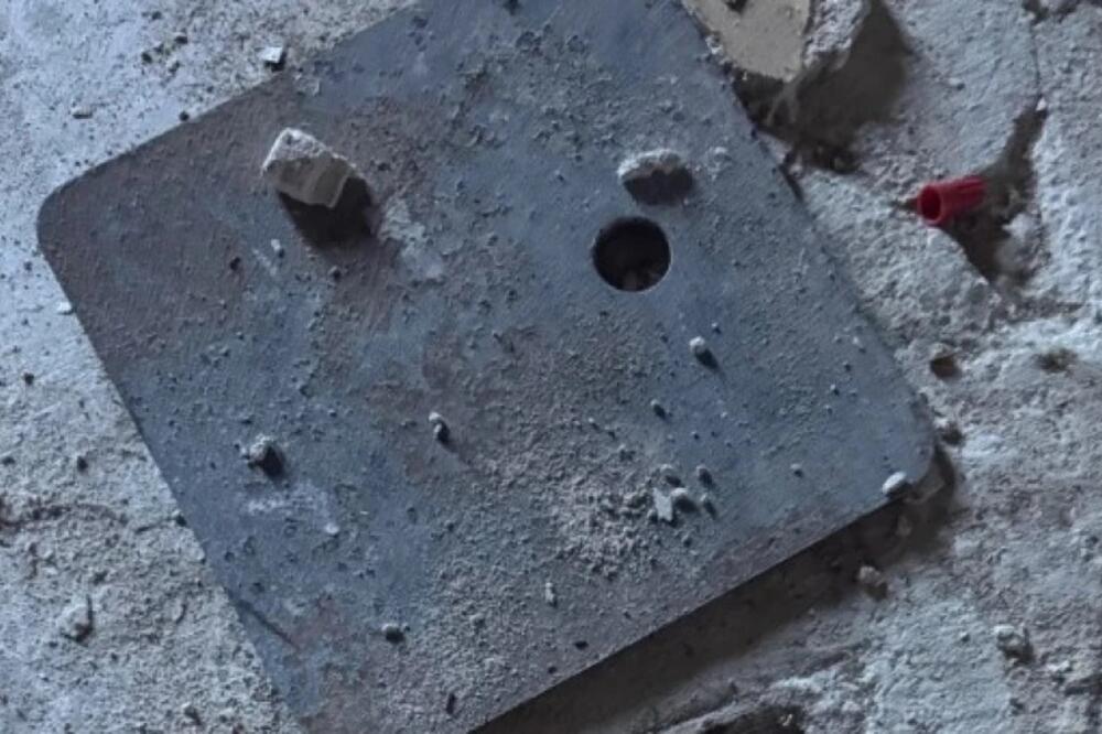 Renovirao 100 godina staru kuću, pa naišao na metalni poklopac: Kad ga je podigao, umalo se onesvestio od šoka!