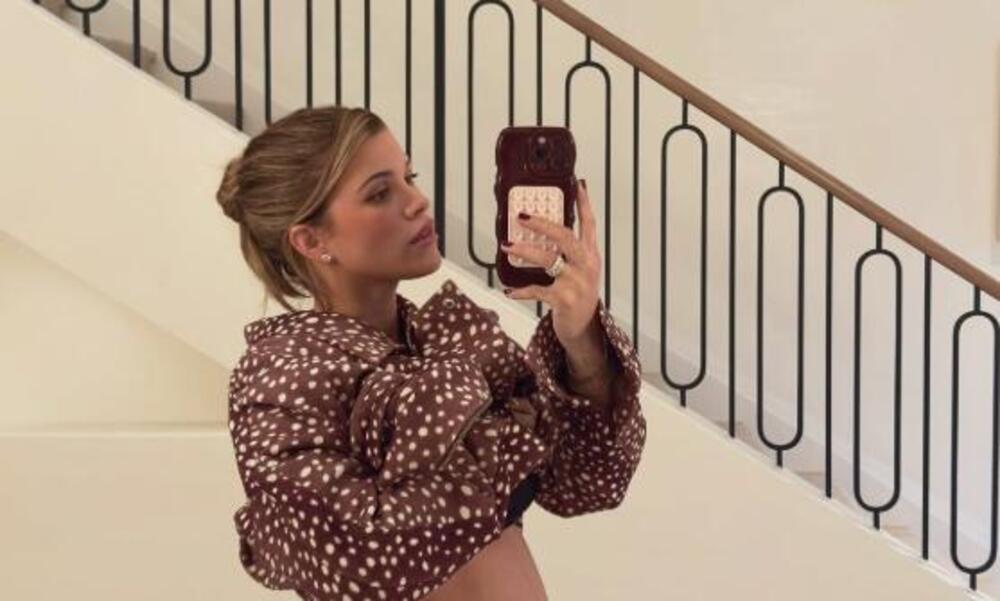 SOFIJA SE PORODILA U TAJNOSTI! Sliku NOVOROĐENČETA objavila na Instagramu, a IME svima zaparalo uši