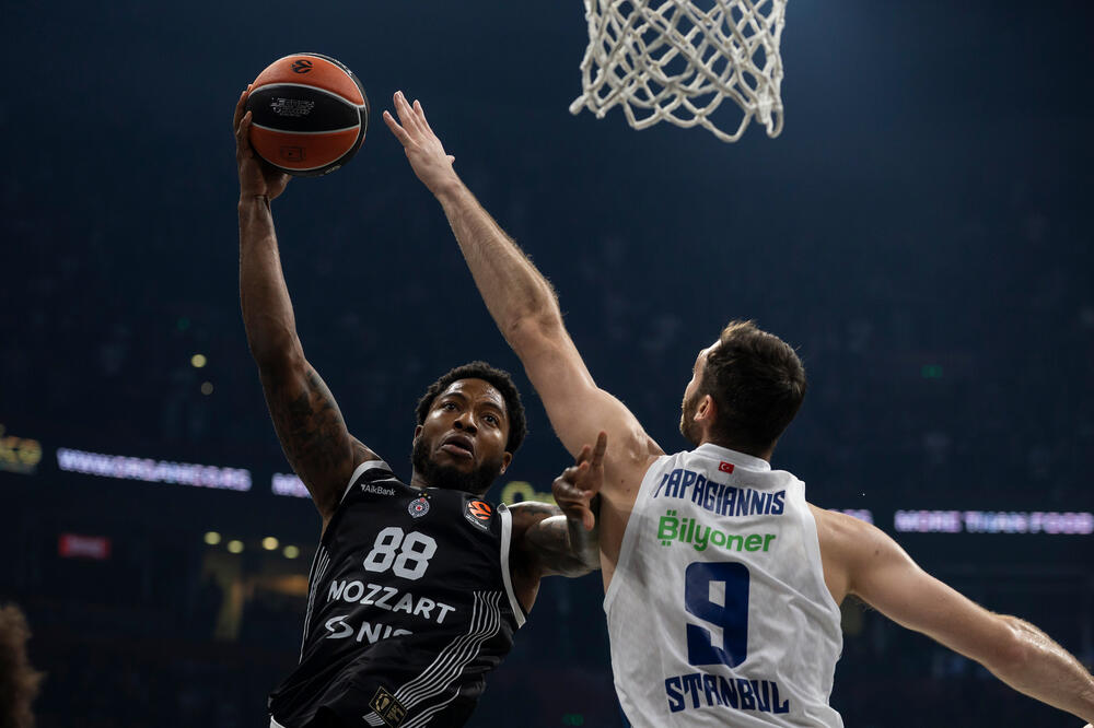 Teška povreda centra, završio sezonu?