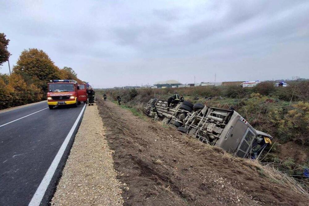 Određen pritvor vozaču autobusa koji se prevrnuo kod Sremske Mitrovice!